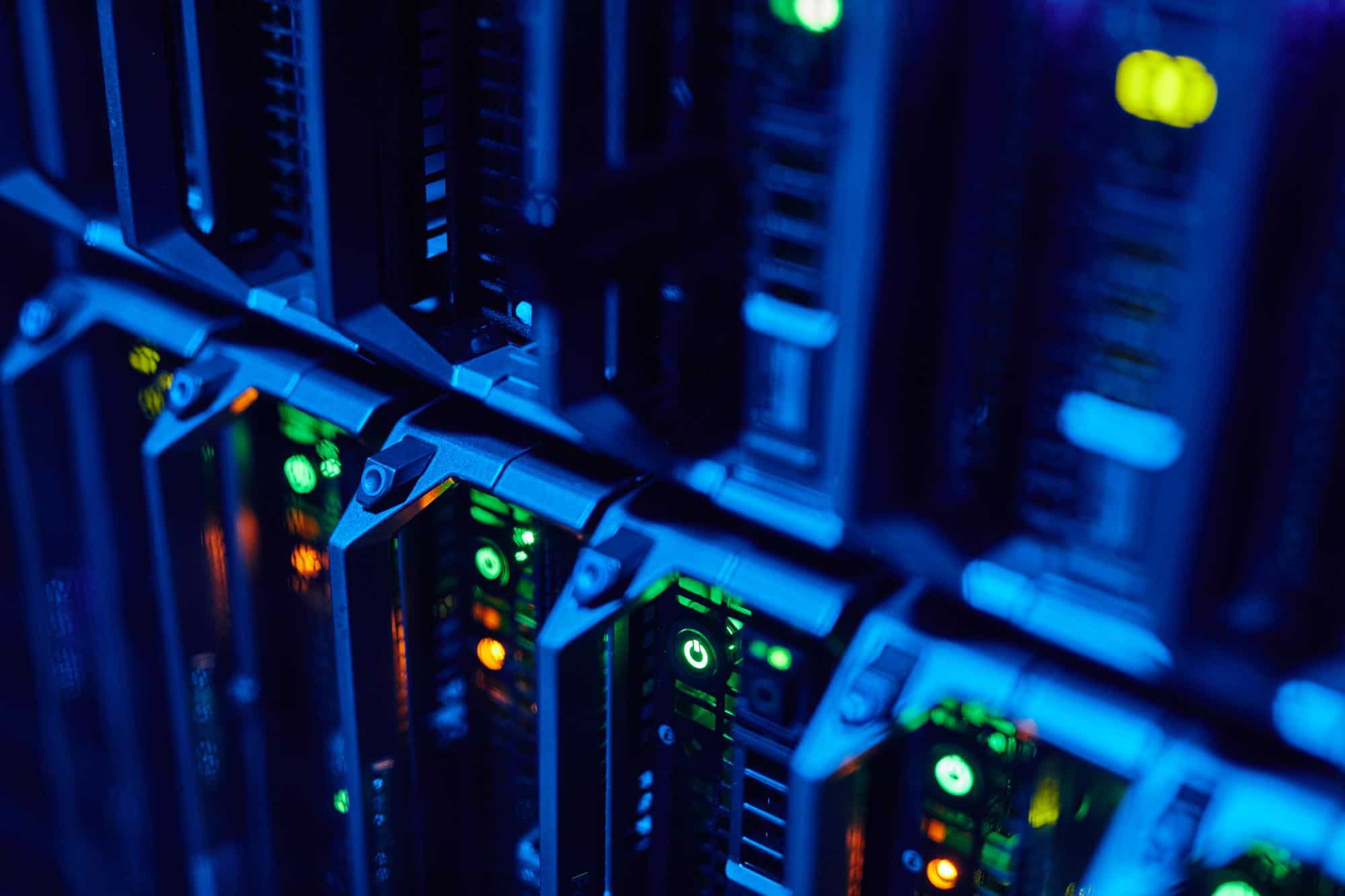 blade-servers-close-up مشکل انتقال تصویر برایتون