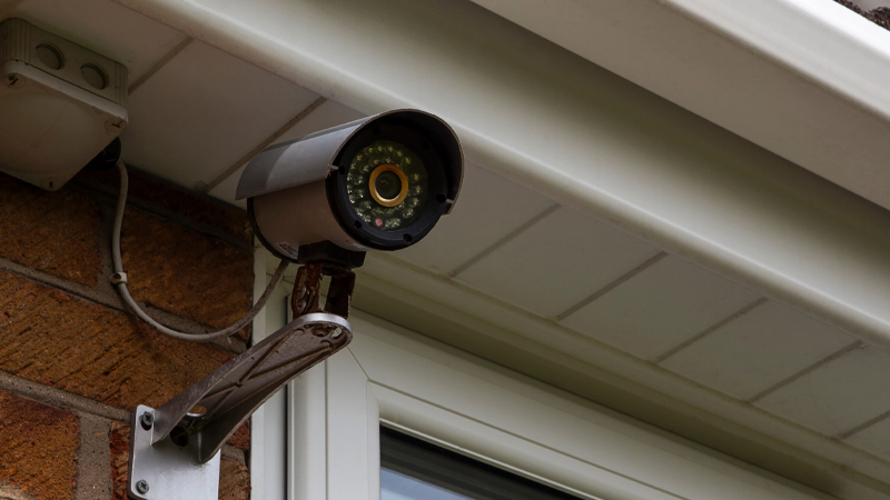 The cost of installing CCTV is with the owner or the tenant هزینه نصب دوربین مدار بسته با مالک است یا مستاجر