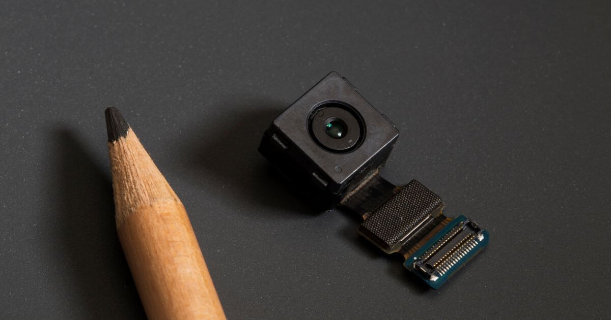 hidden-camera تشخیص دوربین مخفی با گوشی در اتاق هتل